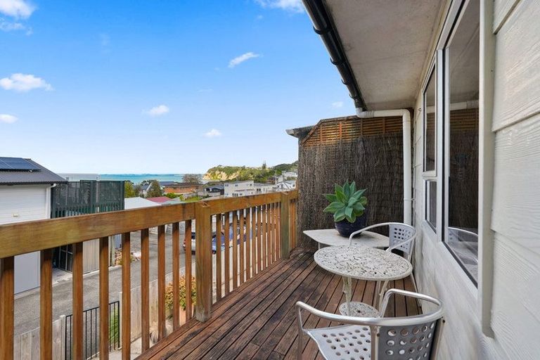 Photo of property in 1/5 Zita Avenue, Matakatia, Whangaparaoa, 0930