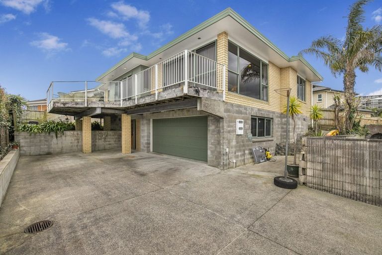 Photo of property in 2/17 Chevis Place, Pakuranga, Auckland, 2010