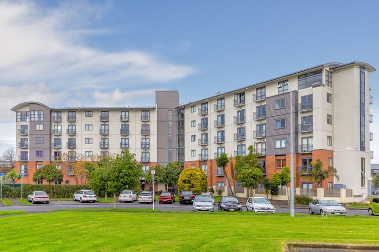 Photo of property in 6c/17 Crown Lynn Place, New Lynn, Auckland, 0600