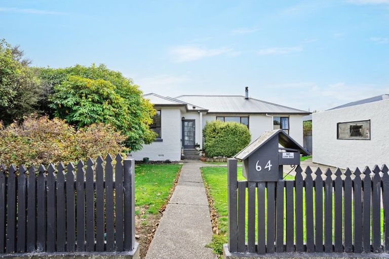 Photo of property in 64 Nichol Street, Heidelberg, Invercargill, 9812