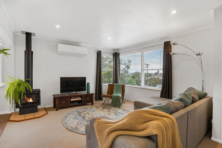 Photo of property in 20 Kapuka Road, Mangere Bridge, Auckland, 2022