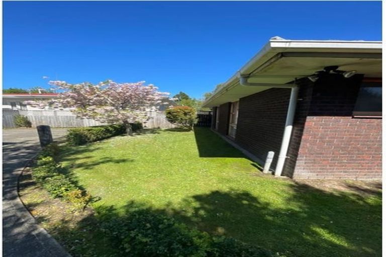 Photo of property in 102-106 Marne Street, Hokowhitu, Palmerston North, 4410