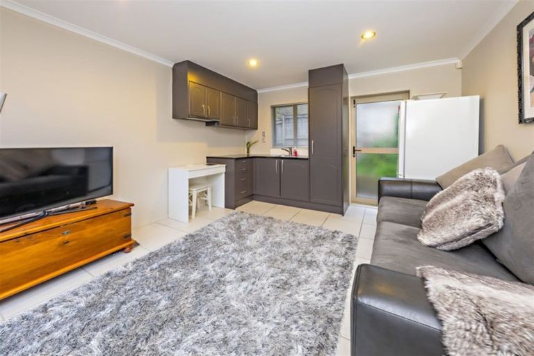 Photo of property in 38 Mission Heights Drive, Flat Bush, Auckland, 2016