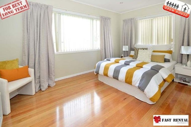 Photo of property in 1/66 College Road, Northcote, Auckland, 0627