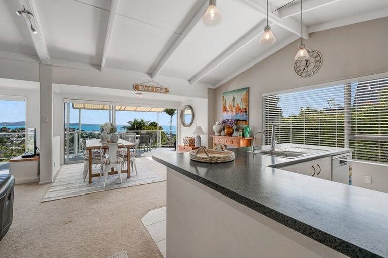 Photo of property in 1/34 Totara Road, Stanmore Bay, Whangaparaoa, 0932