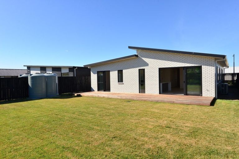 Photo of property in 33 Overton Street, Rototuna North, 3210