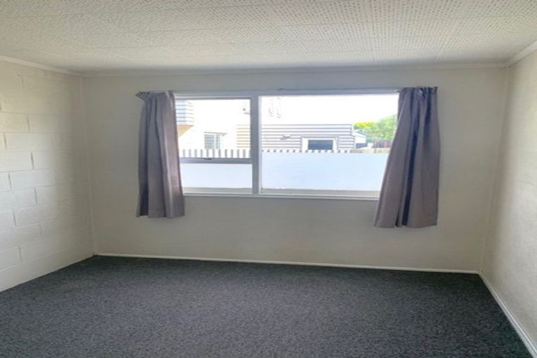 Photo of property in 2/49 Picton Avenue, Riccarton, Christchurch, 8011