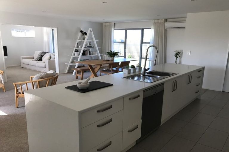 Photo of property in 19 Maka Lane, Halswell, Christchurch, 8025