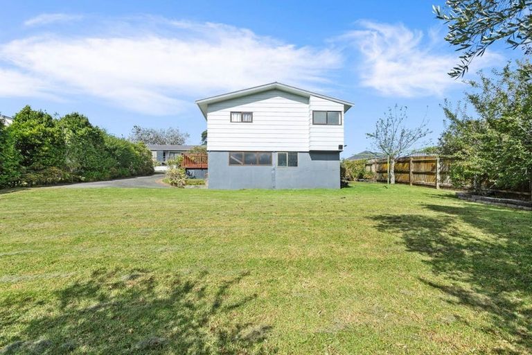 Photo of property in 21 Flaunty Place, West Harbour, Auckland, 0618