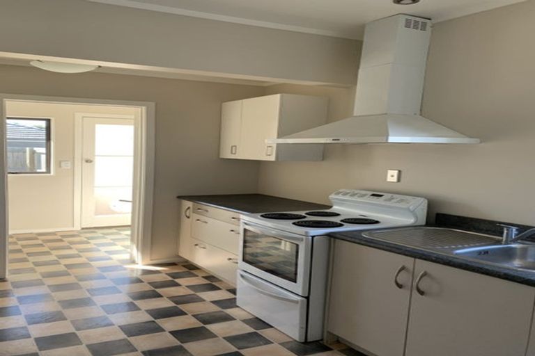 Photo of property in 16 Sayer Street, Frankton, Hamilton, 3204