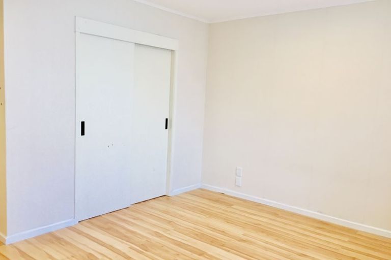 Photo of property in 61a Sunset Road, Totara Vale, Auckland, 0632