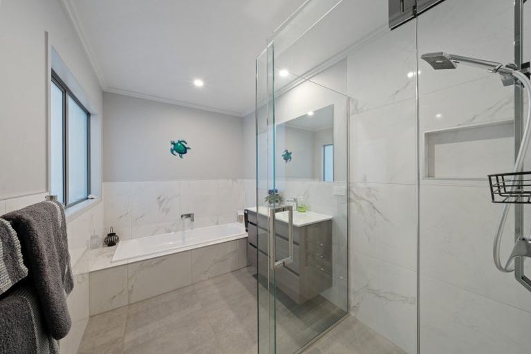 Photo of property in 2 Stonedale Drive, Pukekohe, 2120