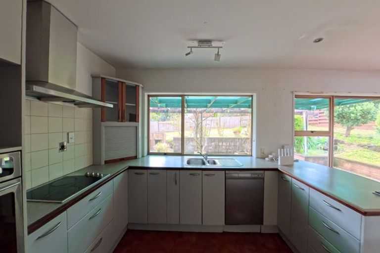 Photo of property in 55 Walworth Avenue, Pakuranga Heights, Auckland, 2010