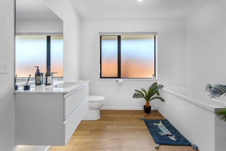 Photo of property in 12 Grimwood Street, Woodend, 7610