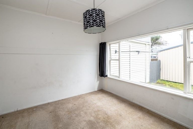 Photo of property in 36 Jellicoe Street, Martinborough, 5711