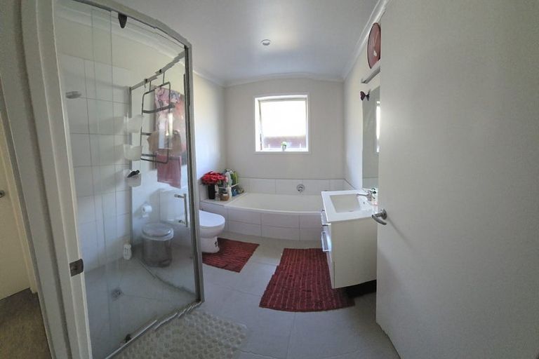 Photo of property in 15 Raki Street, Pukekohe, 2120