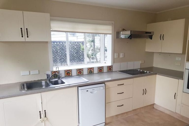 Photo of property in 2/12 Doment Crescent, Orewa, 0931