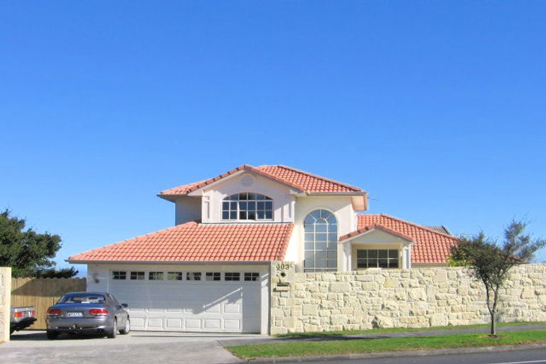 Photo of property in 2/103 Goodwood Drive, Goodwood Heights, Auckland, 2105