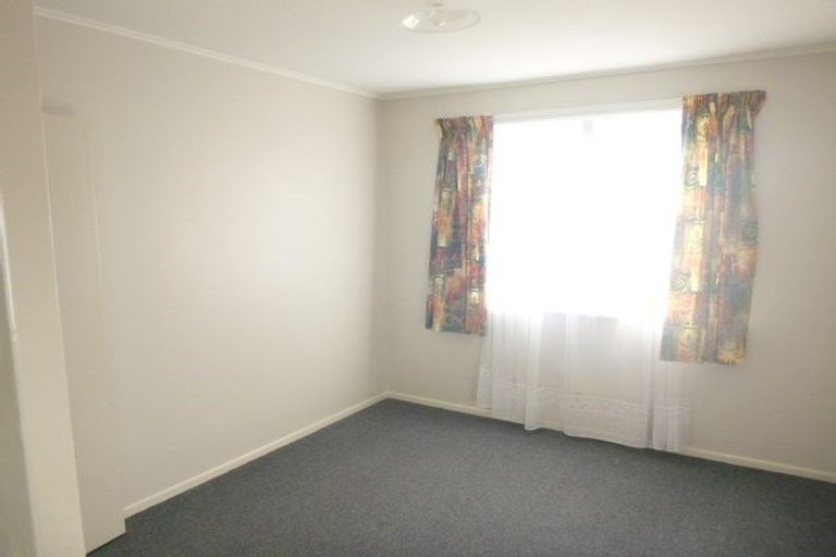 Photo of property in 1/52 Cruickshank Road, Clouston Park, Upper Hutt, 5018