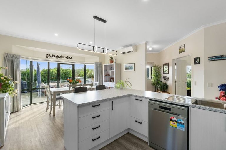 Photo of property in 6 Hillcrest Lane, Levin, 5510