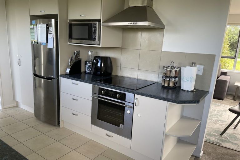 Photo of property in 28a Waimumu Road, Massey, Auckland, 0614