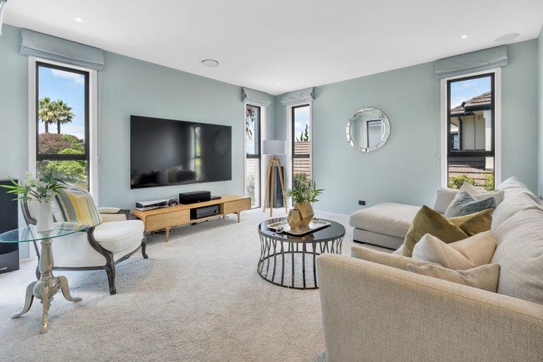 Photo of property in 8 St Elmo Rise, Shamrock Park, Auckland, 2016