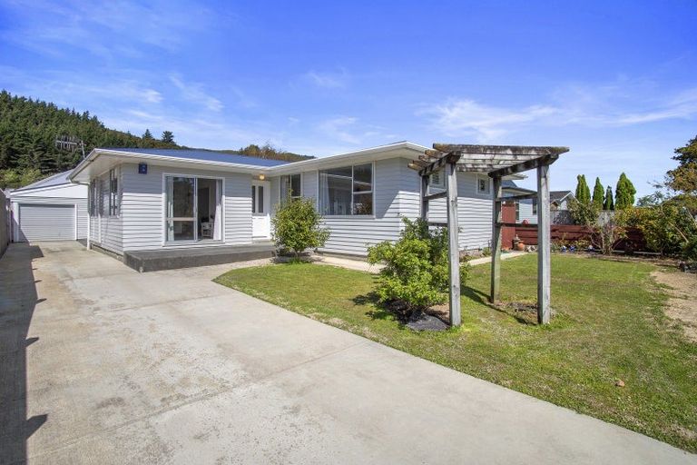 Photo of property in 22 Berkeley Road, Wainuiomata, Lower Hutt, 5014