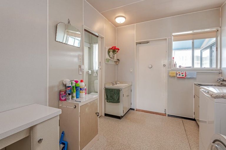 Photo of property in 12 Tararua Street, Pahiatua, 4910