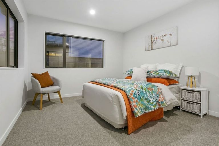 Photo of property in 8 Turutu Place, Long Bay, Auckland, 0630