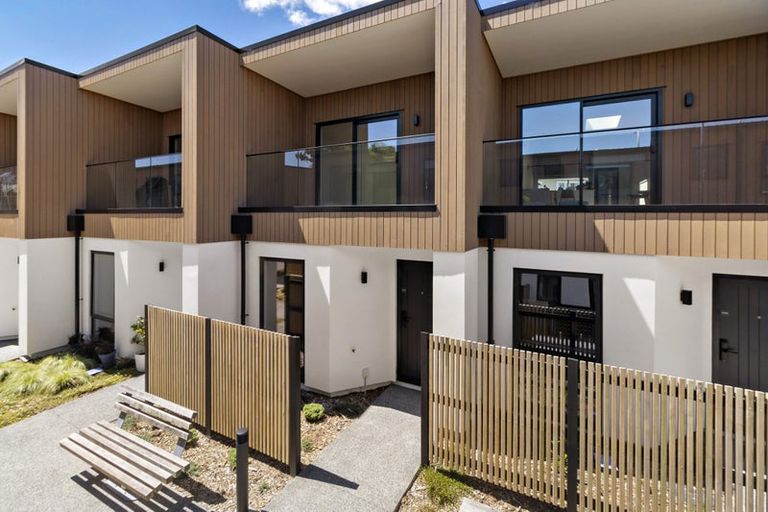 Photo of property in 7/92 Cambridge Terrace, Waterloo, Lower Hutt, 5011