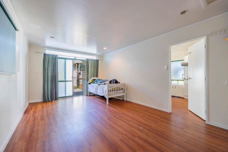 Photo of property in 438 Don Buck Road, Massey, Auckland, 0614