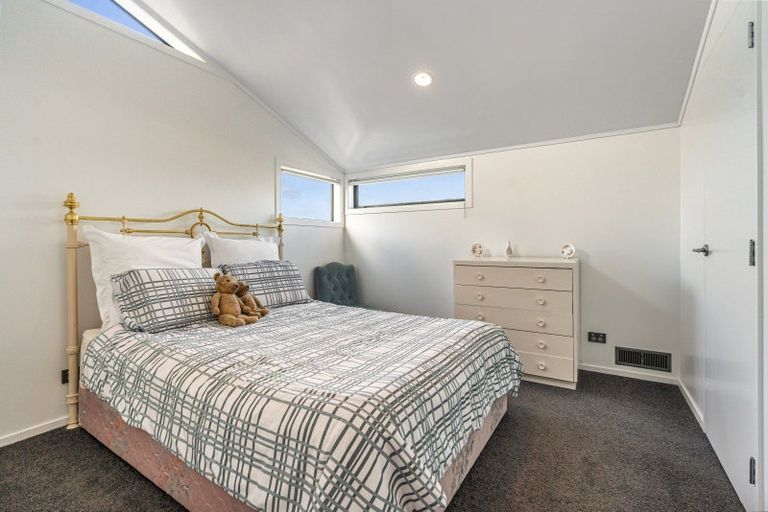 Photo of property in 24a Balmain Road, Chatswood, Auckland, 0626