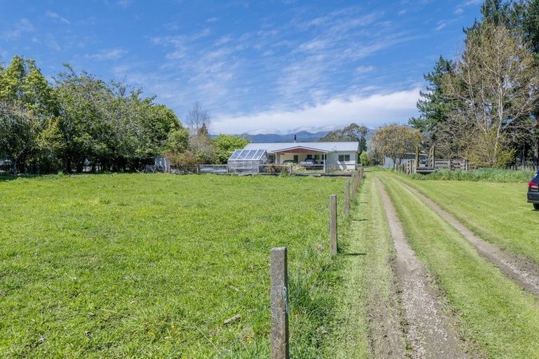 Photo of property in 501 Arapaepae Road, Ohau, Levin, 5570
