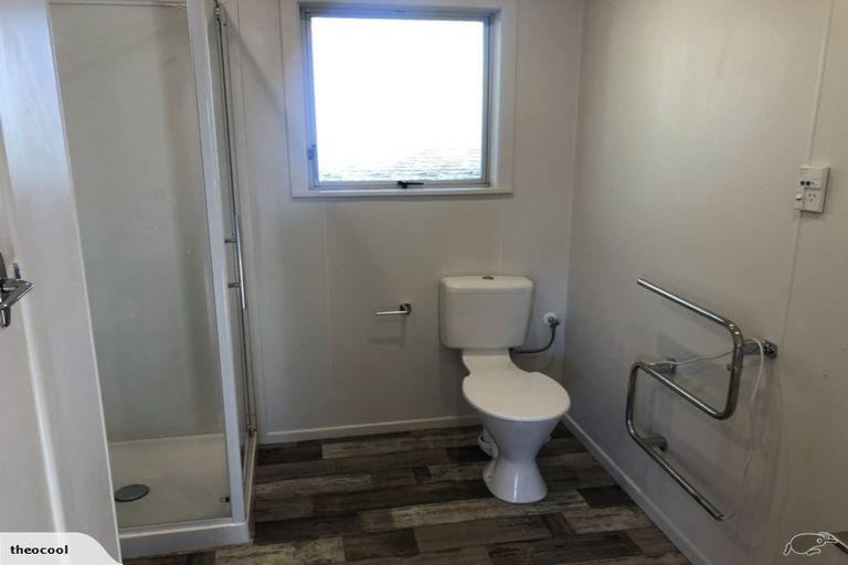 Photo of property in 35 Mcgiffert Street, Palmerston North, 4410