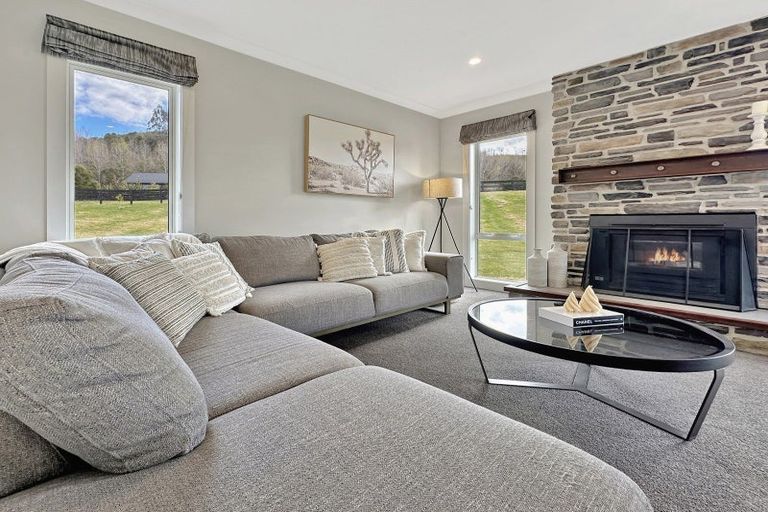 Photo of property in 7 Lochinvar Lane, Acacia Bay, Taupo, 3385
