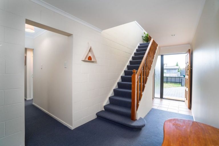 Photo of property in 6 Rainbow Drive, Rainbow Point, Taupo, 3330