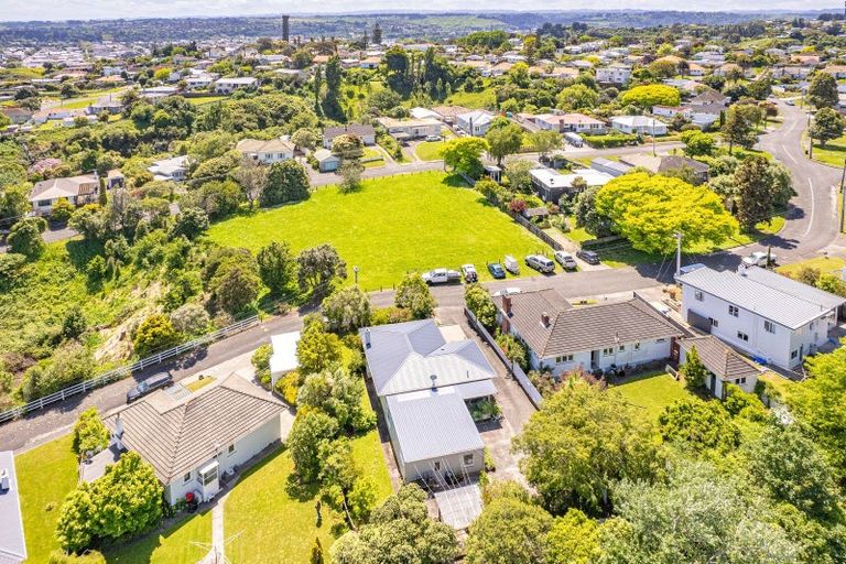 Photo of property in 7 East Way, Durie Hill, Whanganui, 4500