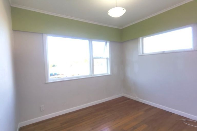 Photo of property in 27 Portadown Avenue, Pakuranga Heights, Auckland, 2010