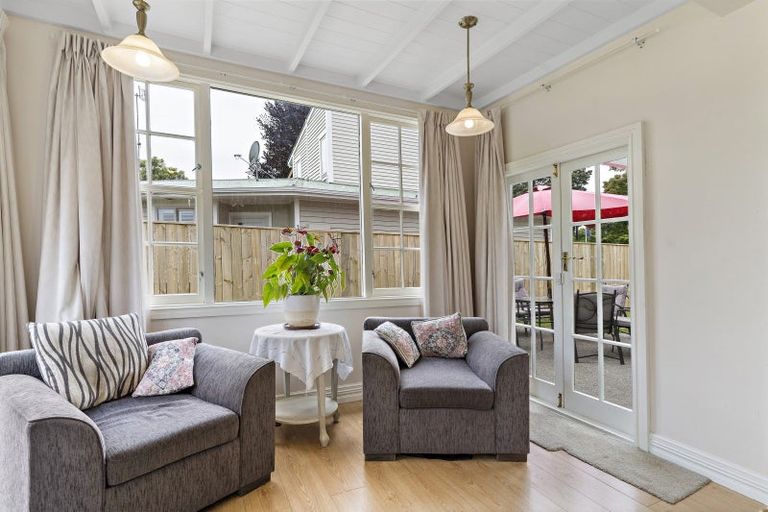 Photo of property in 206 Main Street, Greytown, 5712