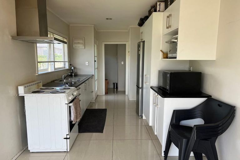 Photo of property in 15a Clendon Place, Manurewa, Auckland, 2102