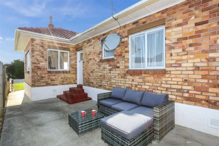 Photo of property in 18 Valley Road, Pukekohe, 2120