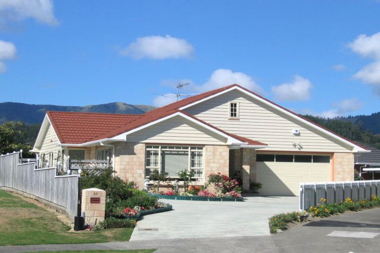 Photo of property in 25 Comeskey Grove, Elderslea, Upper Hutt, 5018