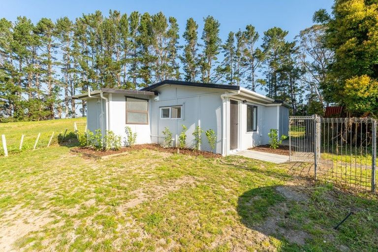 Photo of property in 65 Annett Road, Kumeu, 0891