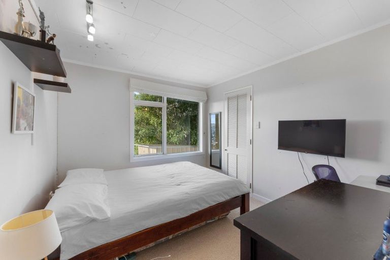 Photo of property in 2/107 Allington Road, Karori, Wellington, 6012