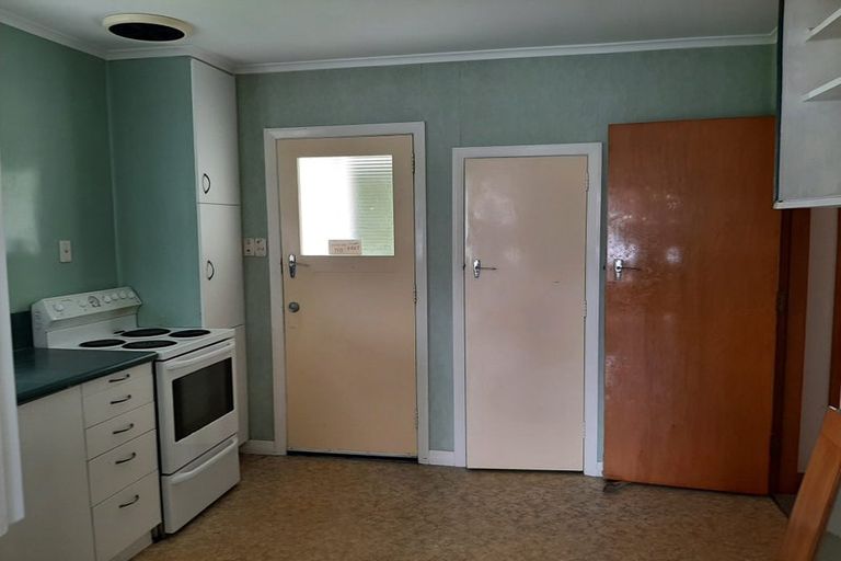 Photo of property in 15 Brett Place, Takaro, Palmerston North, 4412