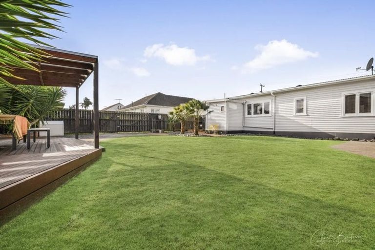 Photo of property in 1/27 Kelvin Road, Papakura, 2110