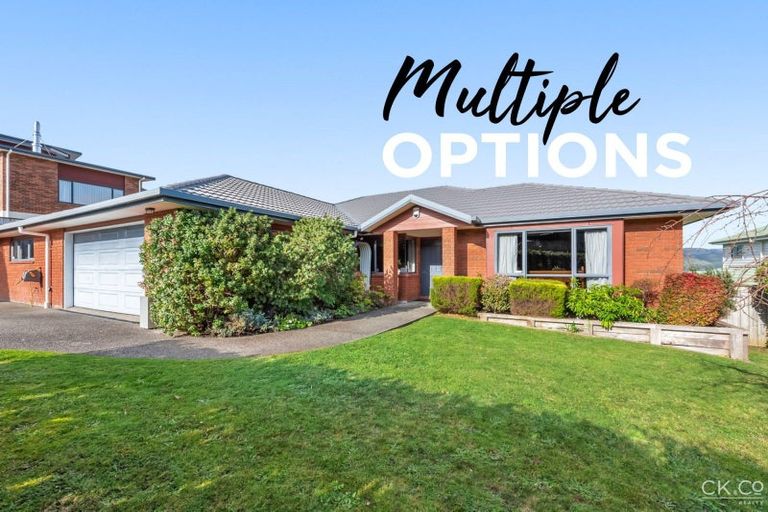 Photo of property in 53 Riverstone Drive, Riverstone Terraces, Upper Hutt, 5018