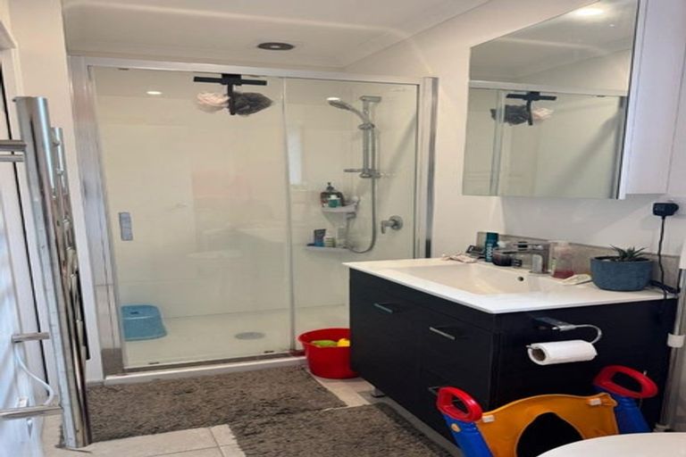 Photo of property in 13e Sealord Place, Clendon Park, Auckland, 2103