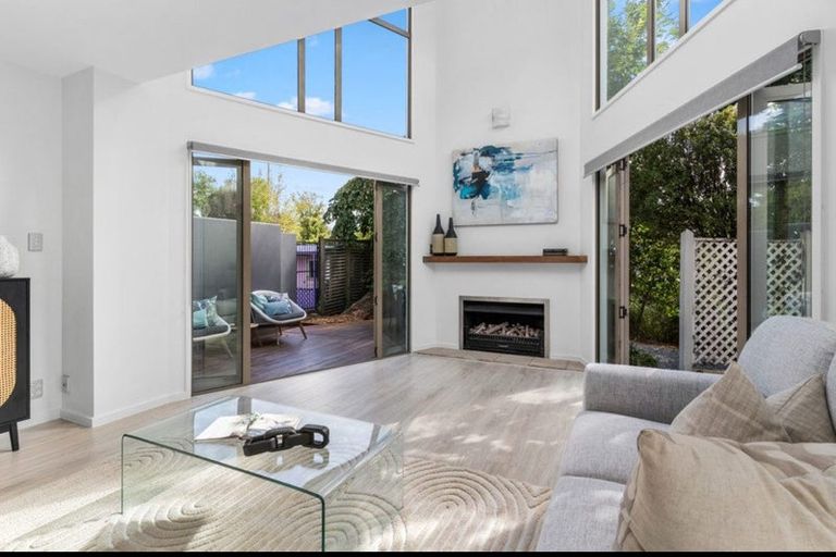 Photo of property in 2/37 Poynder Avenue, Merivale, Christchurch, 8014