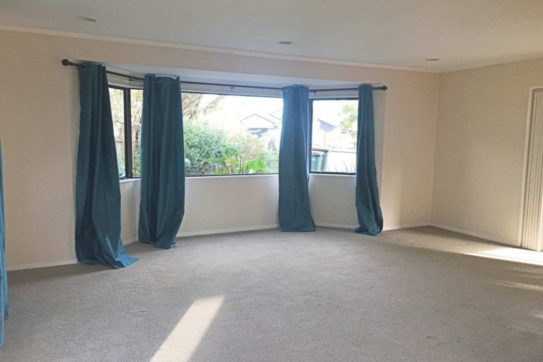 Photo of property in 11 Chiania Place, Somerville, Auckland, 2014